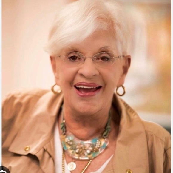 P. Buckley Moss Society Collectable Wearable Pin/Pendant “Apple Blossom Love” - Picture 4 of 5